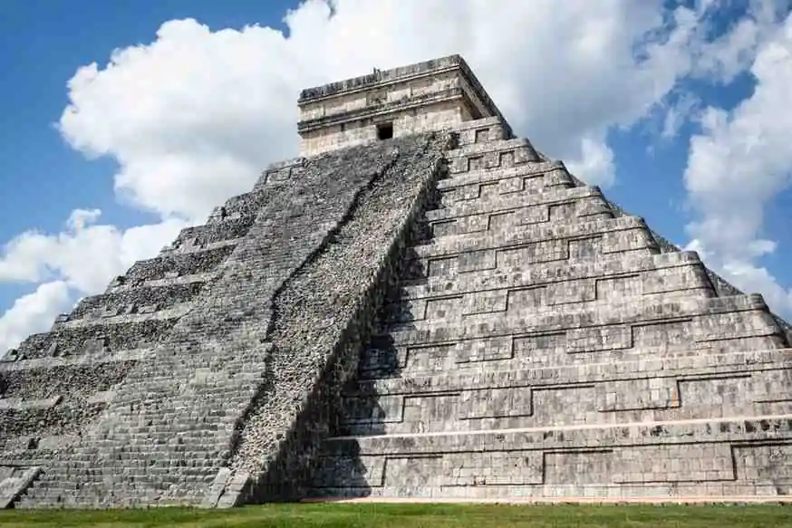 How To Get From Tulum To Chichen Itza: Drive, Tour & Bus